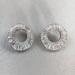Rounded with Edge Cubic Zirconia Set Post‎ Earrings Shines Bright Classic Luxury